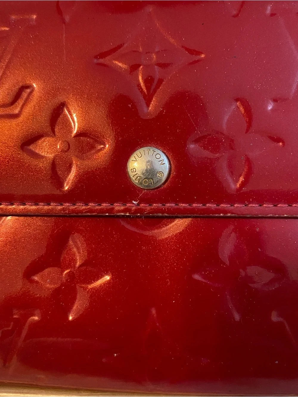 Louis Vuitton Monogram Vernis Sarah Wallet in Pomme d'Amour red patent leather